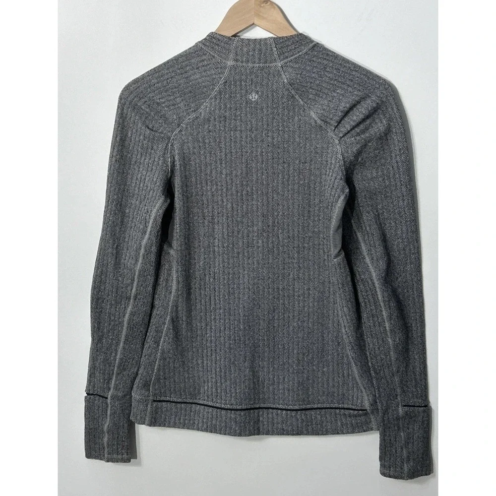 Lululemon Think Fast Long‎ Sleeve Shirt Heathered Herringbone Sz 6 Thumbholes
